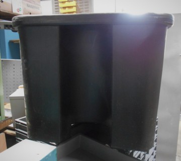 0493 lekbak kunststof 230 liter zwart 2