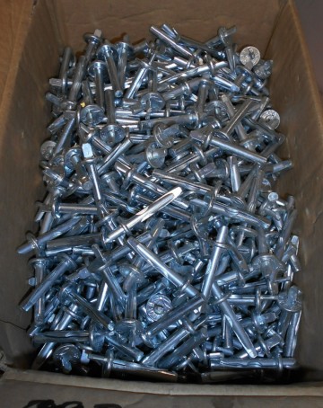 0639 plafondankers ca 450 stuks