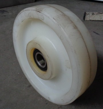 1037 wielen nylon 200x50 nieuw met lager 3