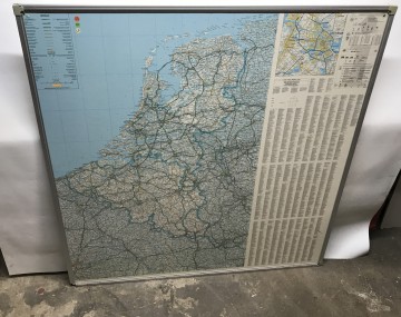 1125 kaart benelux en usa magnetisch gedateerd 1