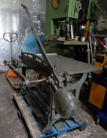 1325 slagschaar met voetklemming snijlengte 1m 1