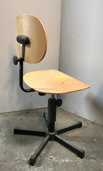 1490 4 werkplaatsstoel 2