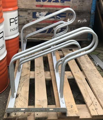 1746 fietsenrek enkel 4 fietsen 150x45x52 cm 2