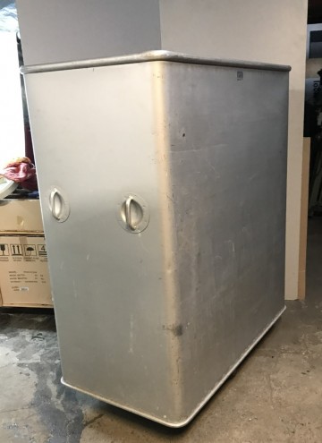 1932 aluminium kar 135x72x162 cm 3