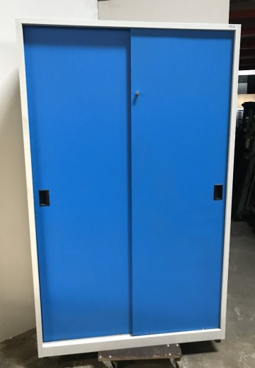 1972 2 deurskast kocel 120x40x195 cm  1