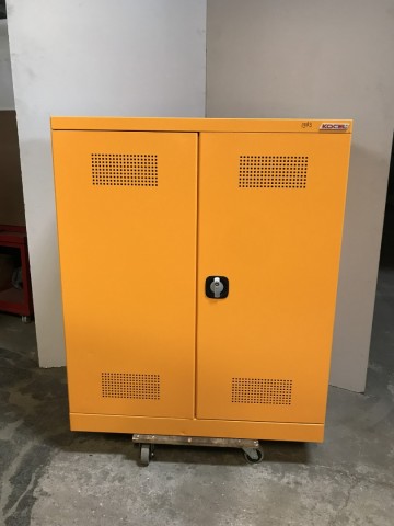 1983 veiligheidskast 101x615x123 cm pesticide 1