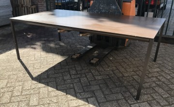 2012 tafel 120x220x725 cm trespa