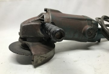 2117 haakse slijper 230 v vermoedelijk makita 2