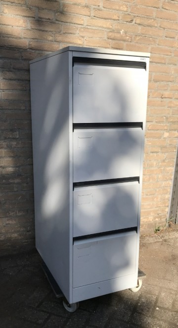 2221 ladekast 4 laden 44x75x134 cm 1