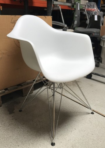 2234 kuipstoel metalen poten 61x54x80 cm 1