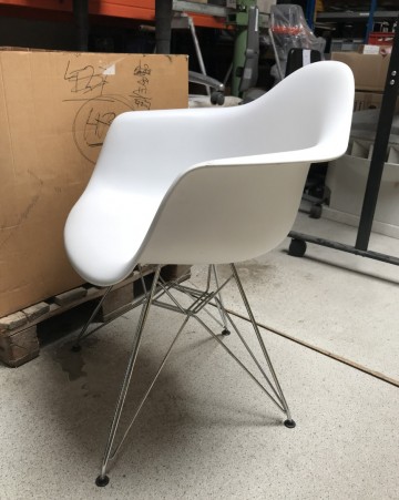 2234 kuipstoel metalen poten 61x54x80 cm 2