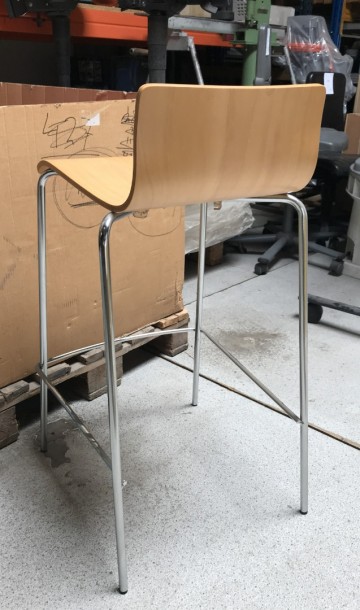 2235 3 barkruk 40x48x87 cm bruin stapelaar 2