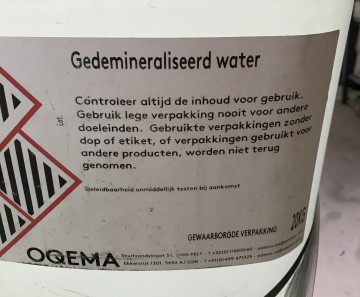 2275 gedeminiraliseerd water oqema 20 liter 2