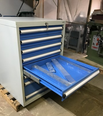 2322 ladekast 8 laden 71x71x100 cm slot 2 sleutels 4