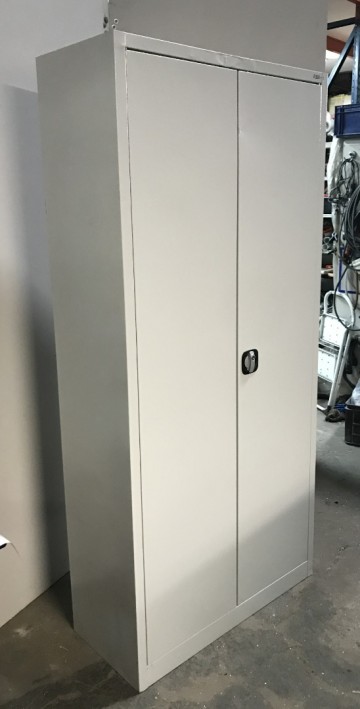2331 metalen 2 deurskast 92x40x198 cm licht schade 2