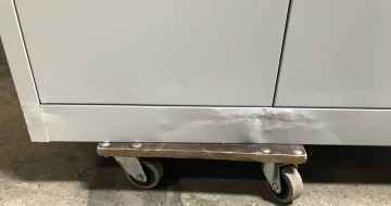 2331 metalen 2 deurskast 92x40x198 cm licht schade 5