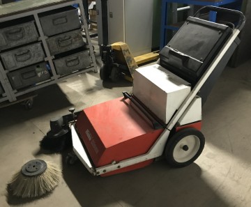 2384 elektrische veegmachine hako andy 2