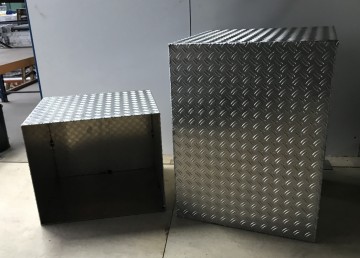 2387 presentatie kubus traanplaat 60x50x50 cm 60x60x80 cm 2