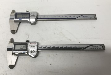 2430 schuifmaat digitaal mitutoyo 1