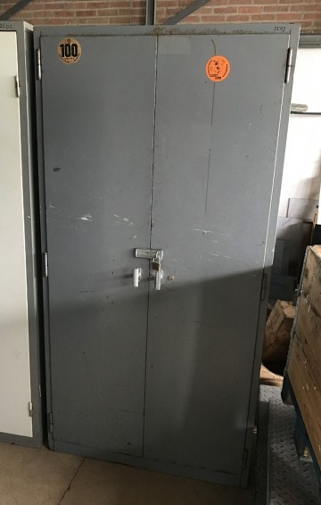 2502 2 metalen 2 deurs kast 100x46x195 cm 1