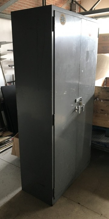 2502 2 metalen 2 deurs kast 100x46x195 cm 2