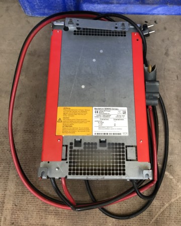 2604 1 acculader benning 24v 50a 2