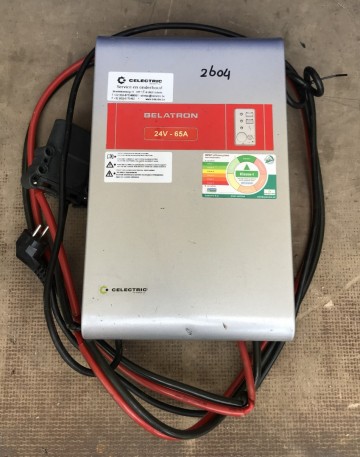 2604 2 acculader benning 24v 65a 1
